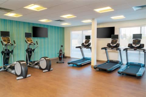 Holiday Inn Express & Suites - Las Vegas - E Tropicana by IHG — photo 4