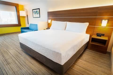 Holiday Inn Express & Suites - Las Vegas - E Tropicana by IHG — photo 9