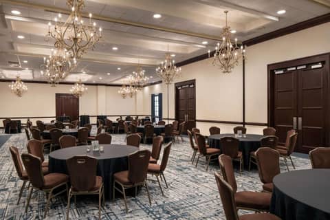 Embassy Suites by Hilton New Orleans Convention Center — photo 4