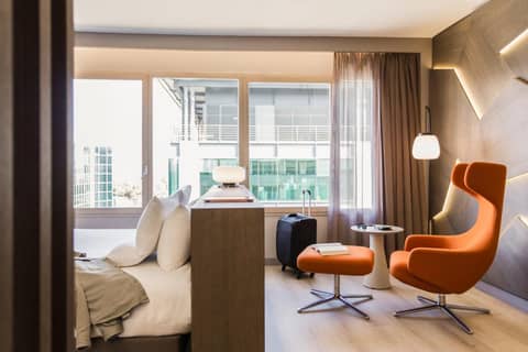 Novotel Madrid Feria and Airport — hotel room