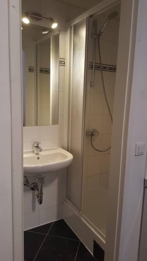 Apartment Dahlia Vienna — bathroom