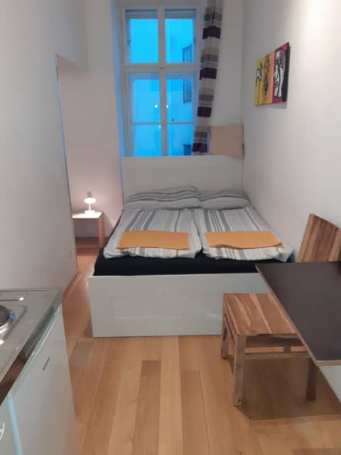 Apartment Dahlia Vienna — hotel room