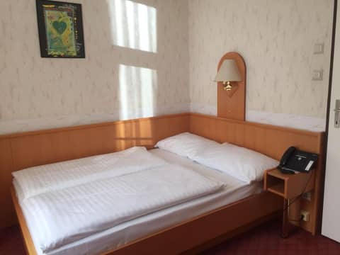 Hotel Admiral — hotel room