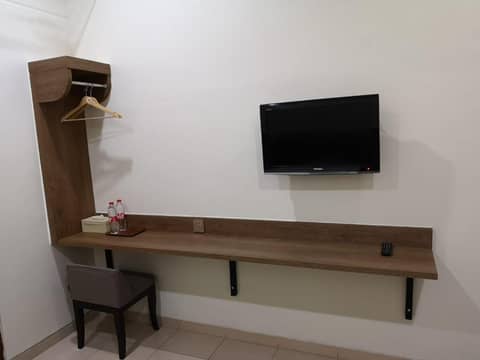 Puri Pangeran Hotel — hotel room