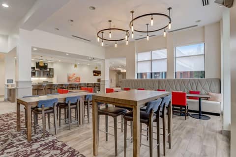 Hilton Garden Inn Indianapolis Northwest — lounge