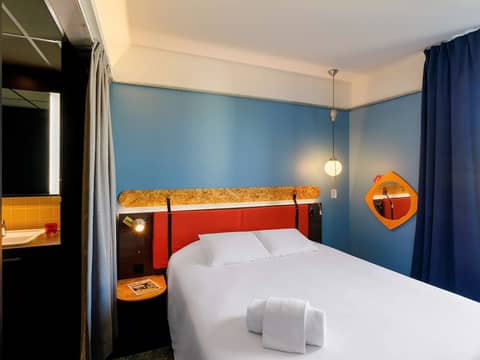 Greet Hotel Lyon Confluence — hotel room