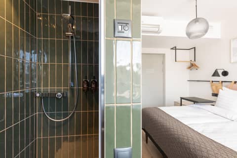 Oru Hub Hotel Tallinn - Handwritten Collection — bathroom