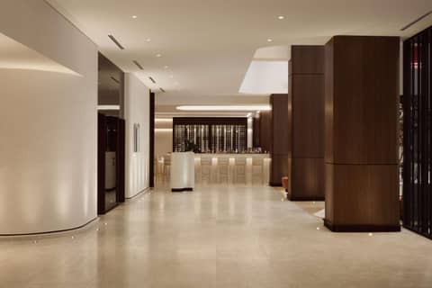 Vogue Hotel Montreal Downtown, Curio Collection by Hilton — photo 2