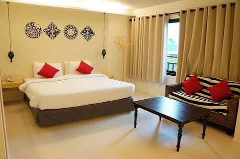 Acca Patong Apartments — hotel room