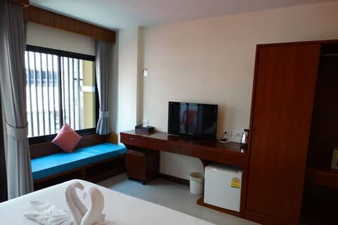 Acca Patong Apartments — hotel room