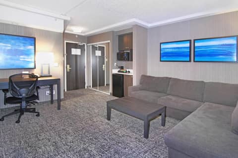 Holiday Inn Express and Suites Calgary by IHG — photo 7