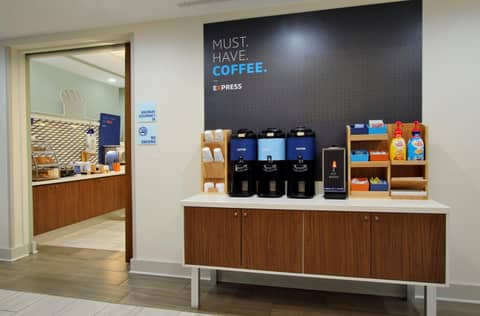 Holiday Inn Express Calgary South by IHG — photo 4