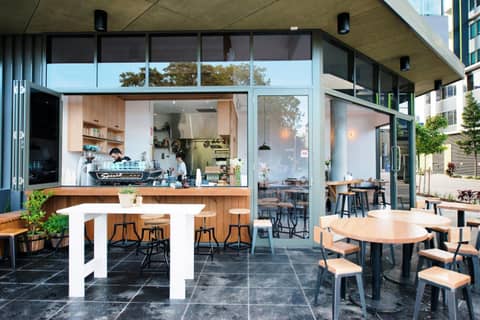 Vine Apartments South Brisbane — dining