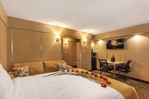 Ocean Beach Palace — hotel room