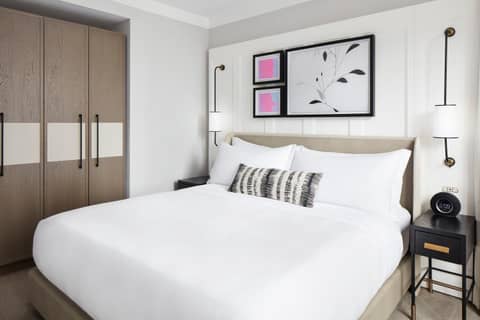 The London, a Luxury Collection Hotel, New York City — bedroom