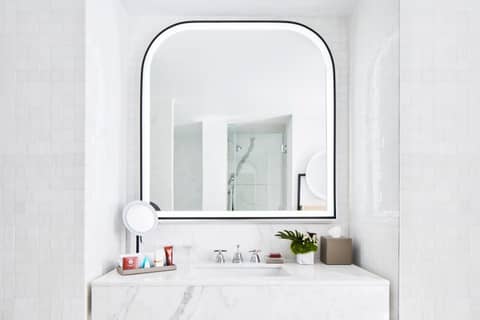 The London, a Luxury Collection Hotel, New York City — bathroom
