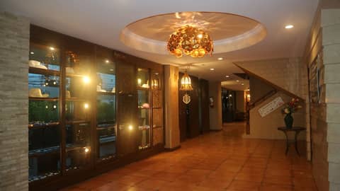 Aiyaree Place Hotel — photo 4