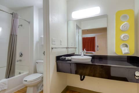 Motel 6-San Diego, CA - North — photo 4