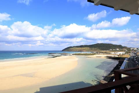 Ocean Grand Hotel — balance & terrace