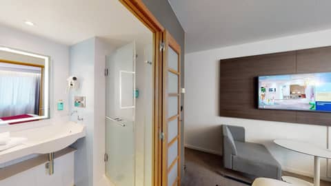 Novotel Lyon Gerland — hotel room
