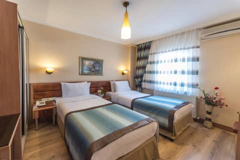 Senabil Hotel Old City & Spa — hotel room