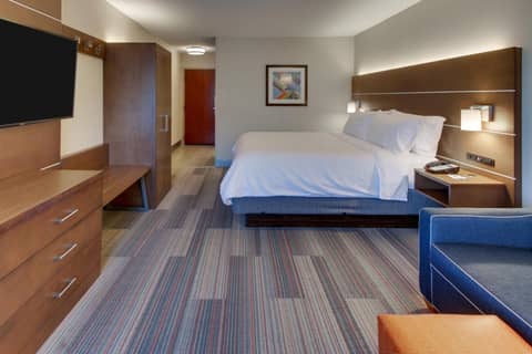 Holiday Inn Express & Suites Atlanta Perimeter Mall Hotel by IHG — photo 2