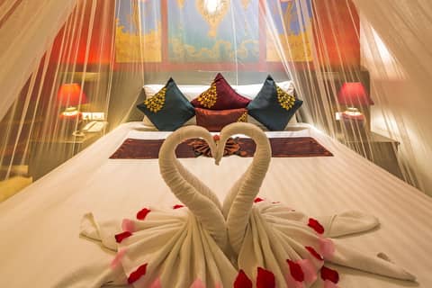 Tanawan Phuket Hotel — hotel room