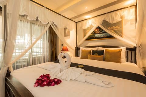 Tanawan Phuket Hotel — hotel room