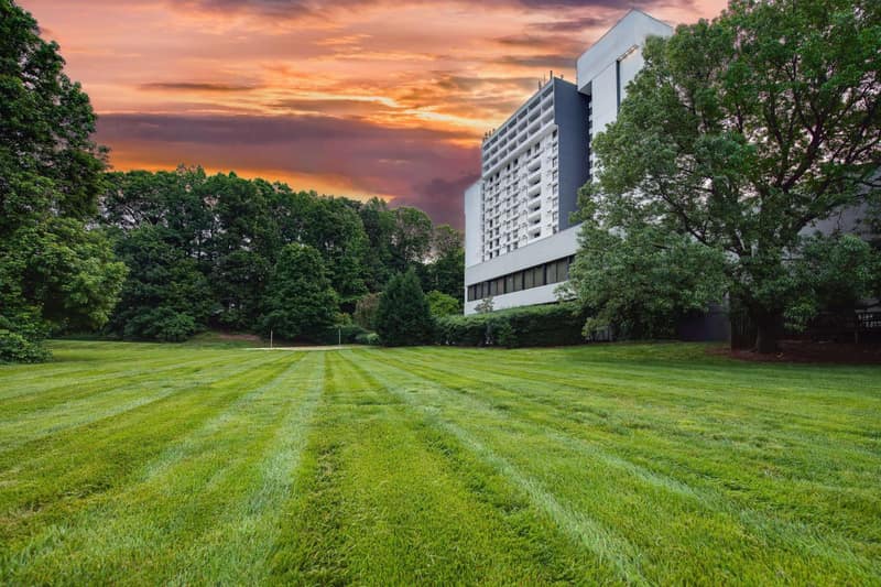 Sonesta Charlotte Lower South End — building