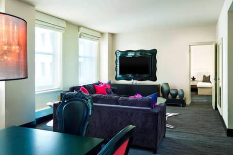 THE MIDLAND HOTEL, Chicago, a Tribute Portfolio Hotel — hotel room