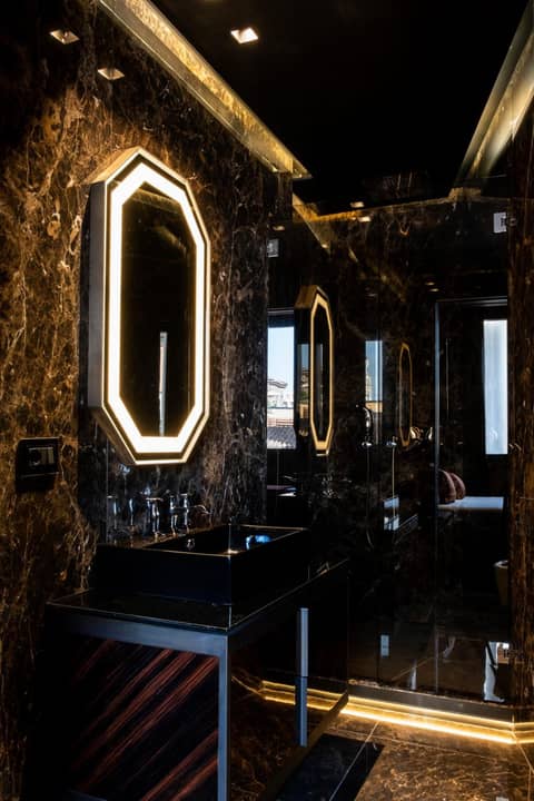 U-Visionary Roma Hotel — bathroom