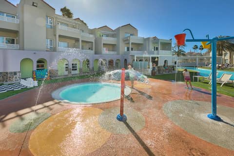 Hotel LIVVO Koala Garden — recepcion & lobby