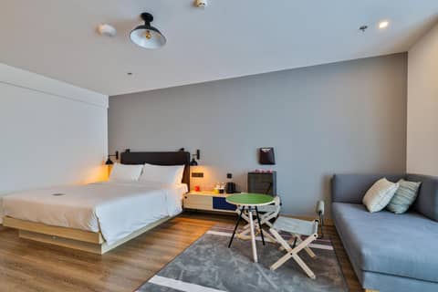 Moxy Shanghai Hongqiao NECC — photo 9