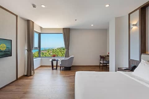 Sunset Beach Resort & Spa- Beachfront Pirate Fire Show — photo 7