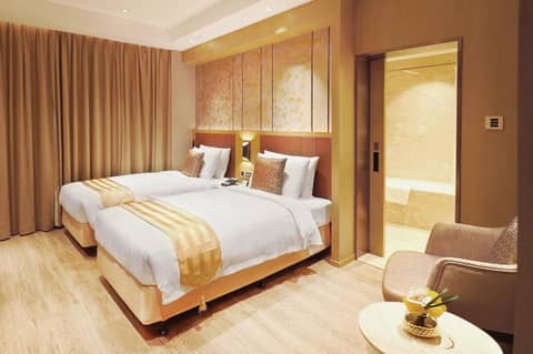 Grand Dragon Hotel — photo 6