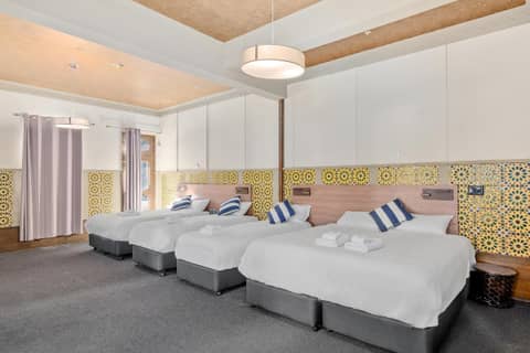 Criterion Hotel Sydney — hotel room