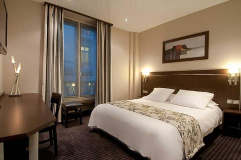Hotel Choiseul Opera — hotel room