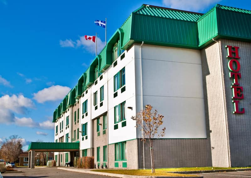 Repotel Henri IV Québec — building