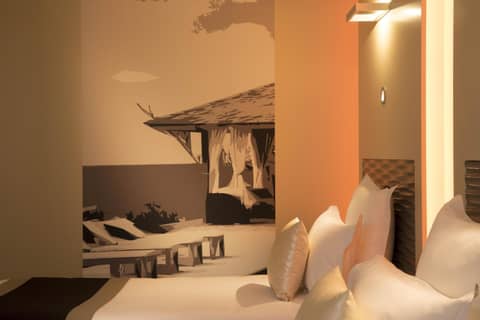 Hôtel Brésil Opéra SPA — hotel room