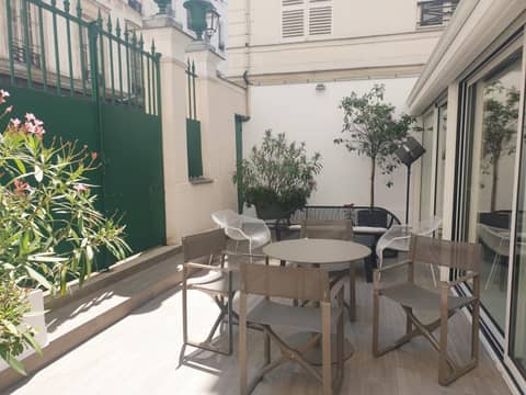 Hôtel Brésil Opéra SPA — balance & terrace