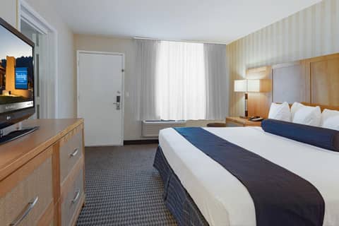 Travelodge by Wyndham Palm Springs — hotel room