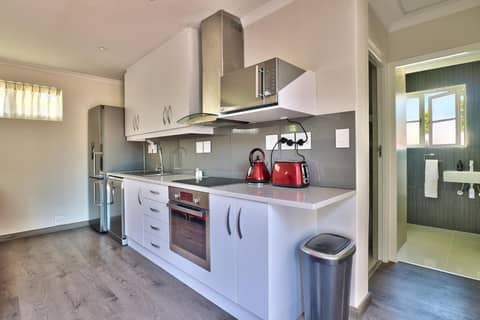Nova Constantia Boutique Residence — kitchen