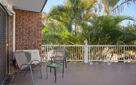 Red Star Palm Beach — balance & terrace