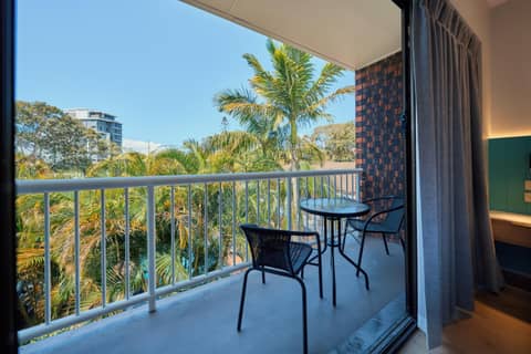 Red Star Palm Beach — balance & terrace