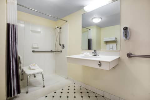 La Quinta Inn by Wyndham Austin Oltorf — photo 4