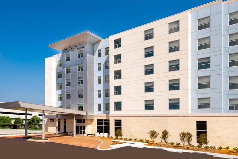Hyatt House Tampa Airport/Westshore — building