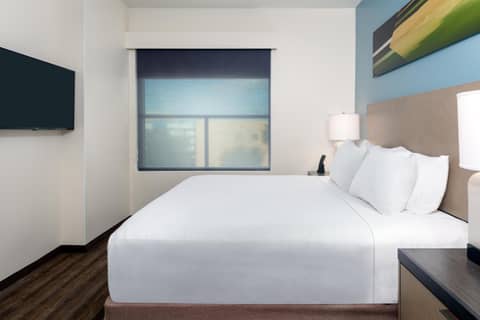 Hyatt House Tampa Airport/Westshore — hotel room