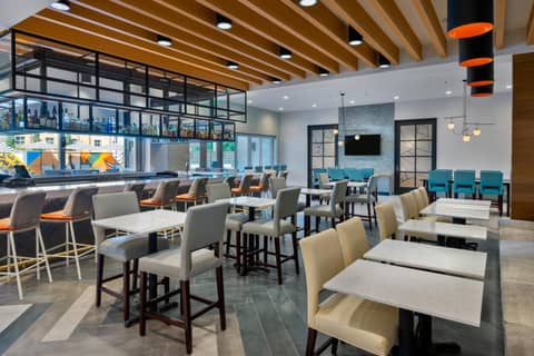 Hyatt House Tampa Airport/Westshore — dining