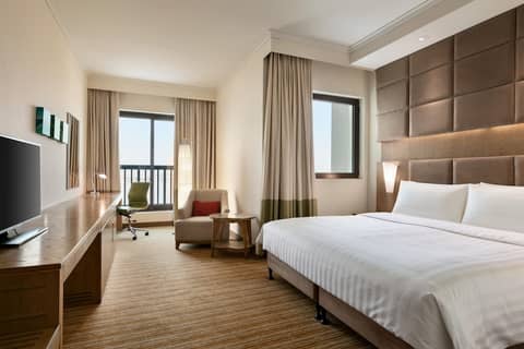 Traders Hotel Qaryat Al Beri — hotel room