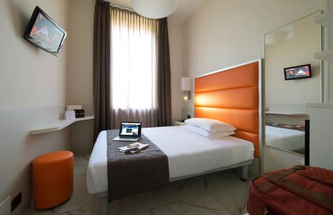 Hotel San Francisco — hotel room